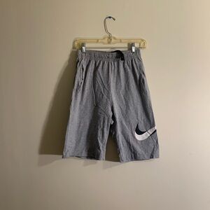 Nike Sportswear Club Fleece Shorts Boys Size Small Grey/ Black Swoosh Logo